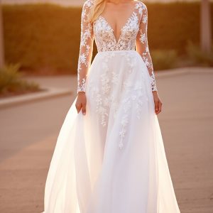White Long Sleeve A Line Wedding Dress with Appliques